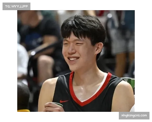 杨瀚森赛场努力拼搏，专注度欠佳引发失误，需调整心态提升表现